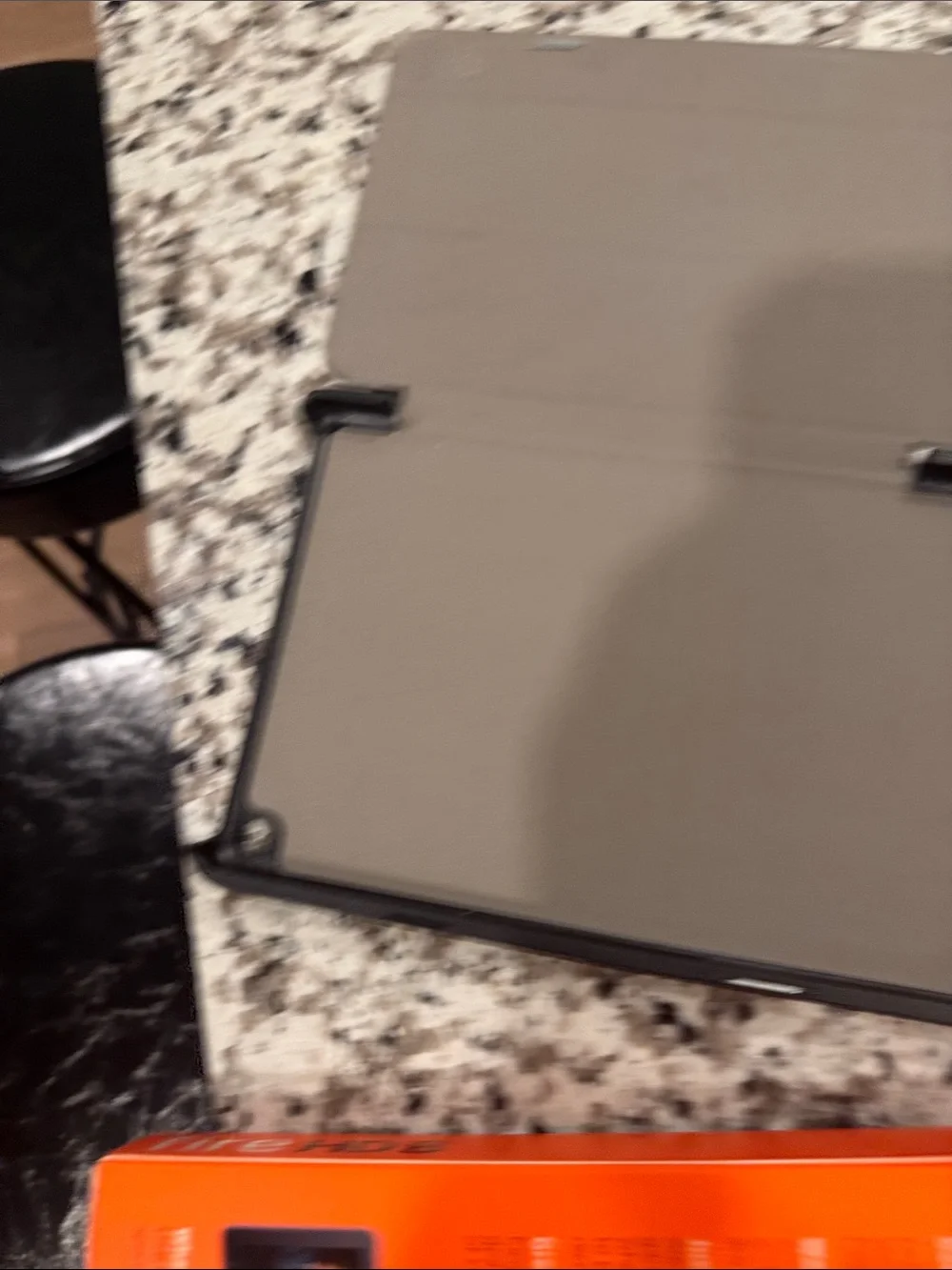 Amazon Fire HD 8 Tablet - Plum Front/Back